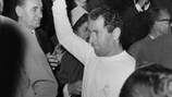 Der Kapitän von Real Madrid, Francisco Gento,  nach dem Sieg des Pokals der europäischen Meistervereine 1966 gegen Partizan Belgrad in Brüssel.