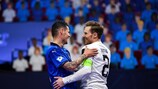 Алекс Мерлим и Пану Аутио по окончании матча между Италией и Финляндией