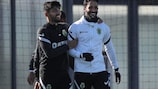 Ricardo Esgaio et Rúben Amorim profitent de la séance d'entraînement du Sporting avant d'accueillir Manchester City à Lisbonne mardi.