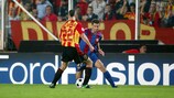 Galatasaray’s Ümit Daval confronts Barcelona’s Thiago Motta in 2002