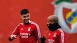 I giocatori del Benfica, Roman Yaremchuk e João Màrio nell'allenamento del lunedì