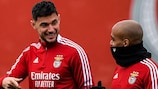Benficas Roman Yaremchuk und João Mário am Montag beim Training