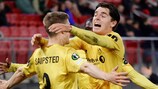 Alfons Sampsted festeja o golo importante do Bodø/Glimt  no prolongamento no terreno do AZ Alkmaar