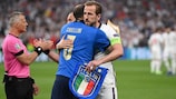 Italiens Giorgio Chiellini und  Englands Harry Kane vor dem Endspiel der EURO 2020
