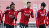 Adel Taarabt (au centre) à l'entraînement avec Benfica lundi matin