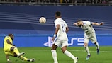 Karim Benzema köpft Real Madrid ins Halbfinale