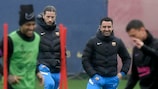 Xavi Hernández oversees Barcelona's Wednesday training session