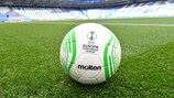 Uma bola oficial da UEFA Europa Conference League 