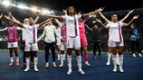 Las jugadoras del Lyon celebran el triunfo