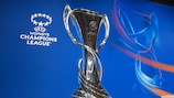 O troféu da UEFA Champions League Feminina