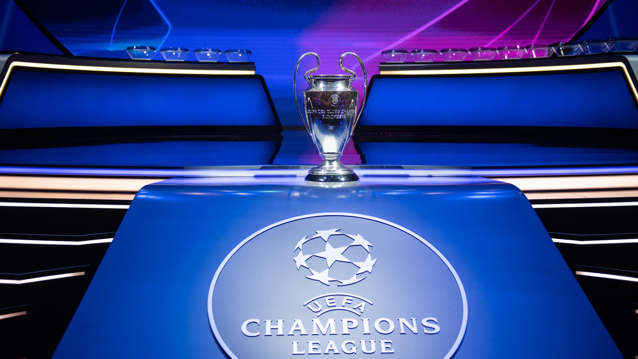 Sorteo de la fase de grupos de la UEFA Champions League | UEFA Champions  League 2022/23 | UEFA.com