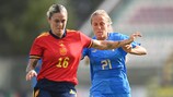 Mapi León y Valentina Cernoia durante el amistoso entre España e Italia del 1 de julio, que acabó con empate a uno