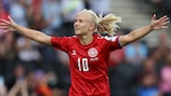 Pernille Harder festeggia il gol che ha piegato la Finlandia