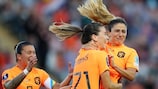 Danielle van de Donk bejubelt ihr Traumtor zum 3:2 für die Niederlande 