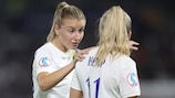 England skipper Leah Williamson gives Lauren Hemp a few pointers