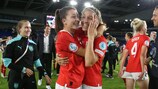 Barbara Dunst e Laura Feiersinger festeggiano la qualificazione dell'Austria ai quarti