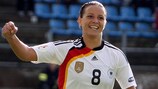 Inka Grings célèbre l'un de ses dix buts à l'EURO féminin