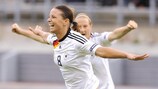 Inka Grings celebra um dos seus dez golos no Women's EURO 