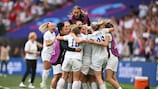 L'Inghilterra esulta dopo il gol di Ella Toone in finale