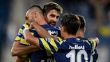 Willian Arao celebra uno de los goles del Fenerbahçe este jueves