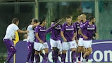 L'esultanza dei giocatori della Fiorentina, che hanno battuto 2-1 il Twente allo stadio Artemio Franchi