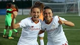 Manuela Guglielmo und Annamaria Serturini von der AS Roma bejubeln den Sieg im Elfmeterschießen gegen Paris FC