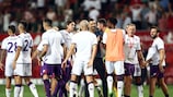 I giocatori della Fiorentina esultano per la qualificazione al termine del ritorno degli spareggi di  UEFA Conference League sul campo del Twente