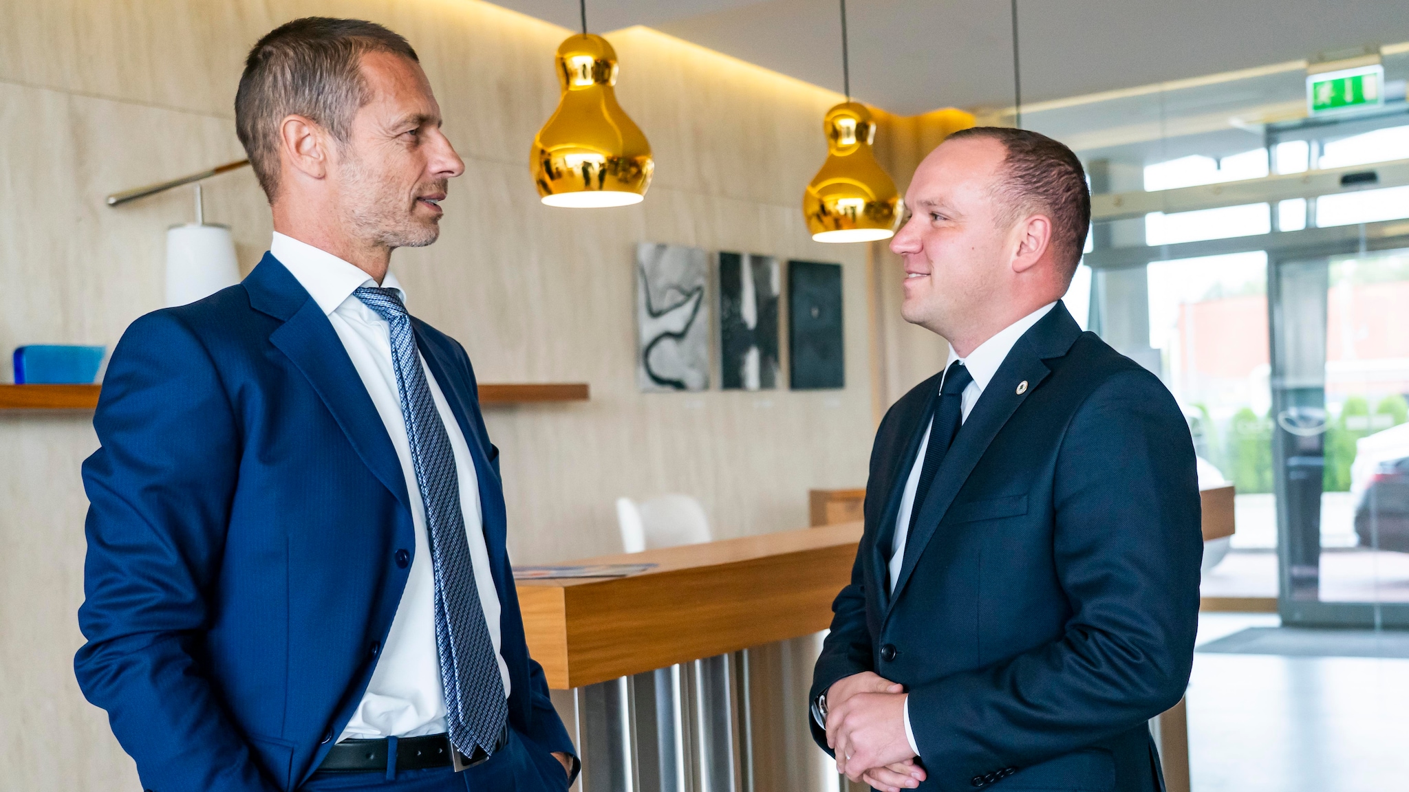 UEFA prezidents atbalsta Latvijas stadiona projektu |  UEFA iekšienē