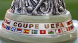 Der Sockel des Pokals der UEFA Europa League 