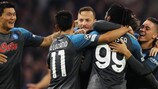 Il Napoli festeggia una storica vittoria sul campo dell'Ajax