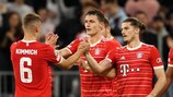  Benjamin Pavard festeggia con Joshua Kimmich e Marcel Sabitzer del Bayern Monaco il gol nella sfida di UEFA Champions League contro l'Inter