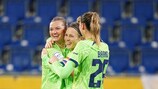 Wolfsburg feiert einen der Treffer beim klaren Sieg in St. Pölten
