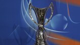 El trofeo de la UEFA Women's Champions League