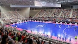 Un pabellón lleno en Gondomar ve el partido entre España y Portugal en la final de la Eurocopa de Fútbol Sala Femenina en 2022