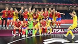 Испания и Украина празднуют вместе после финала ЕВРО-2023