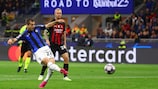 Henrikh Mkhitaryan marca el segundo gol del Inter
