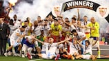 "Севилья" празднует победу в Лиге Европы-2021/22
