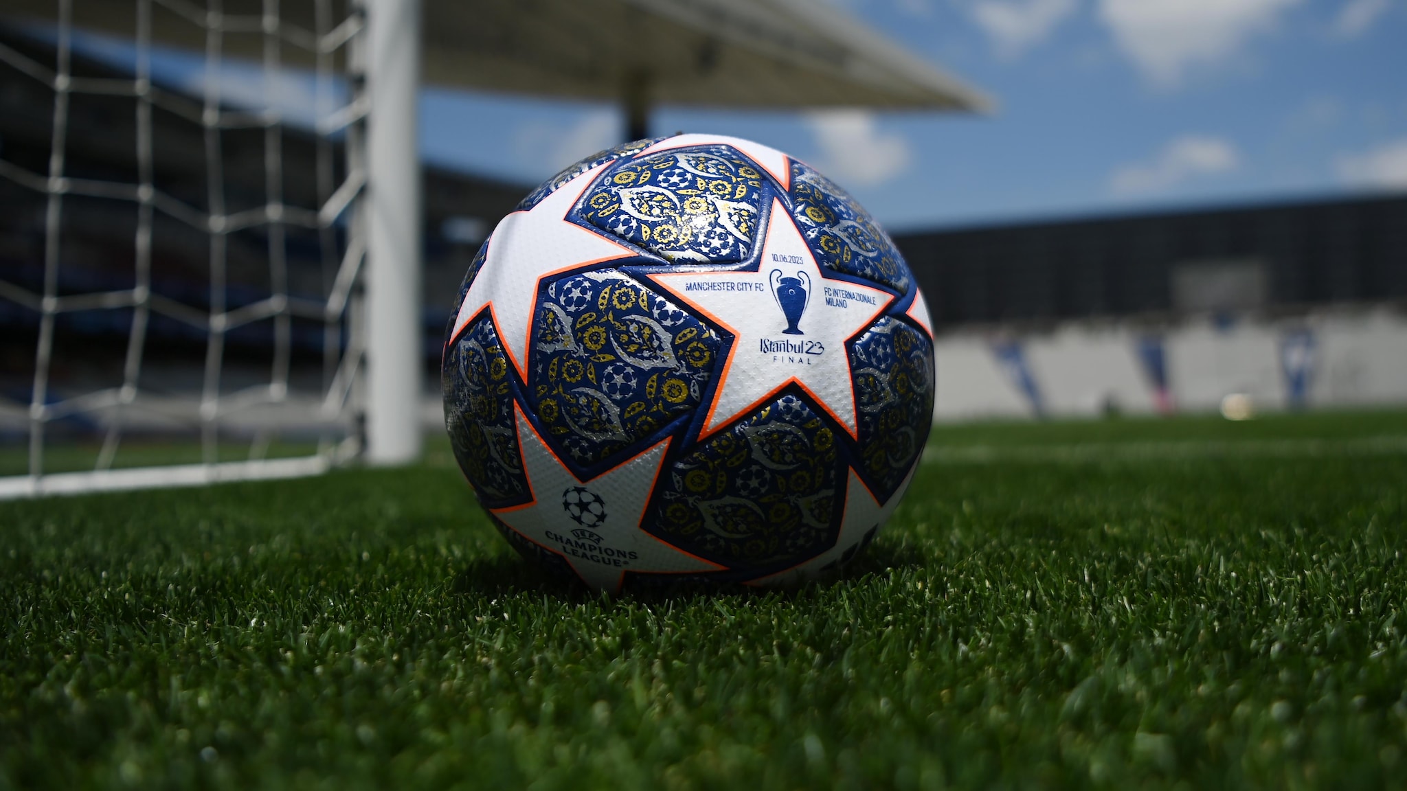 Der offizielle Champions League Final-Ball Starball 2023 UEFA Champions League UEFA