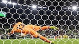 Gerónimo Rulli para il tiro di De Gea e vince la UEFA Europa League con il Villarreal