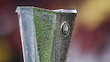 Un dettaglio del trofeo della  UEFA Europa League
