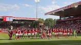  Union Berlin acknowledge the home fans in celebration  following victory over  Mainz  