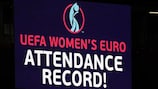L'annuncio nel maxischermo del nuovo record per spettatori in una singola partita scritto nella prima giornata di Women's EURO 2022 UEFA via Getty Images