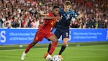 Ansu Fati de España bajo presión del croata Josip Stanisic durante la final de la Liga de Naciones de la UEFA 2022/23