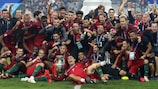 Portugal festeja após bater a França na final do EURO 2016