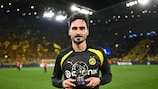 Dortmund's Mats Hummels with his Player of the Match award on Matchday 11
