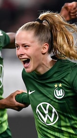 Round-up: Wolfsburg, Man Utd complete last eight