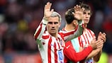 Antoine Griezmann fait ses adieux aux supporters de l’Atlético de Madrid après son dernier match d’UEFA Champions League avec le club lors de la saison 2025/26